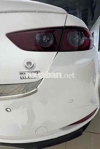 Mazda Mazda 3 Luxury Trắng Xăng