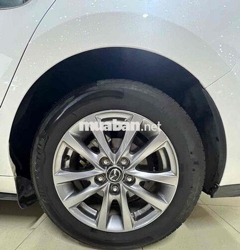 Mazda Mazda 3 Luxury Trắng Xăng