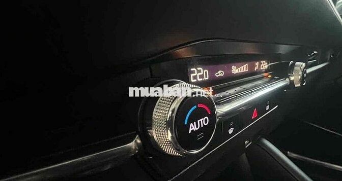 Mazda Mazda 3 Luxury Trắng Xăng