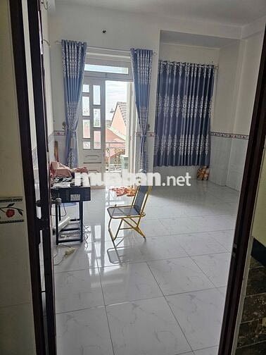 Cho thuê nhà 3 lầu đẹp có nội thất hẻm 6m phường Tân Chánh hiệp Q12