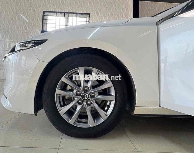 Mazda Mazda 3 Luxury Trắng Xăng