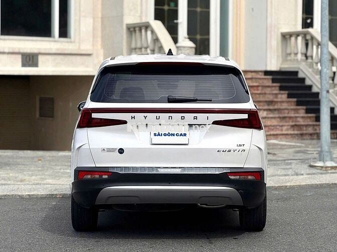 Hyundai Custin 2023 1.5 tiêu chuẩn Trắng chuẩn 8v