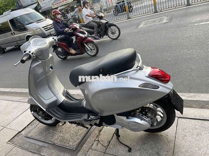 Piaggio Vespa Sprint 3V 2016 Bạc