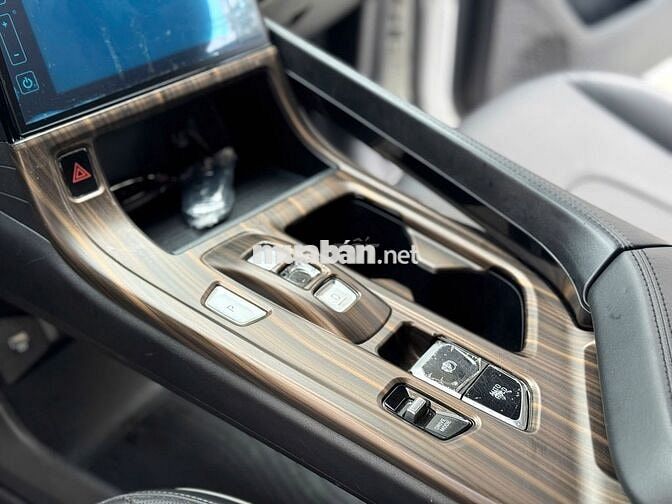 Hyundai Custin 2023 1.5 tiêu chuẩn Trắng chuẩn 8v