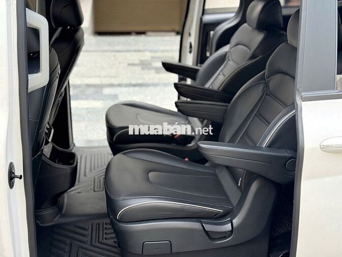 Hyundai Custin 2023 1.5 tiêu chuẩn Trắng chuẩn 8v
