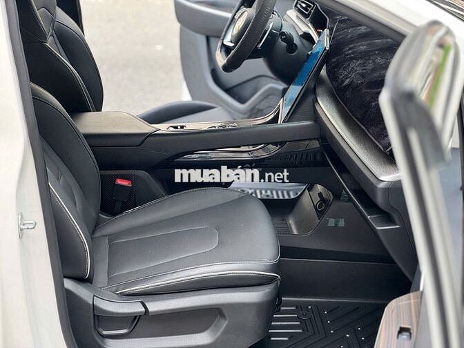 Hyundai Custin 2023 1.5 tiêu chuẩn Trắng chuẩn 8v