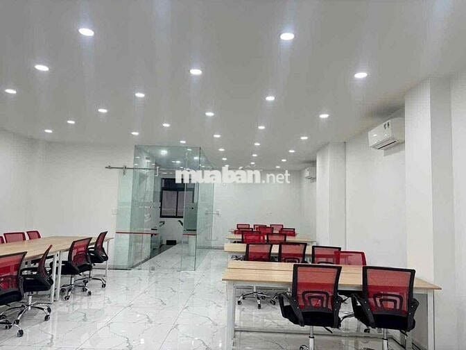 Cho thuê văn phòng KĐT Vạn Phúc 100m2 full nội thất, 15 triệu/tháng