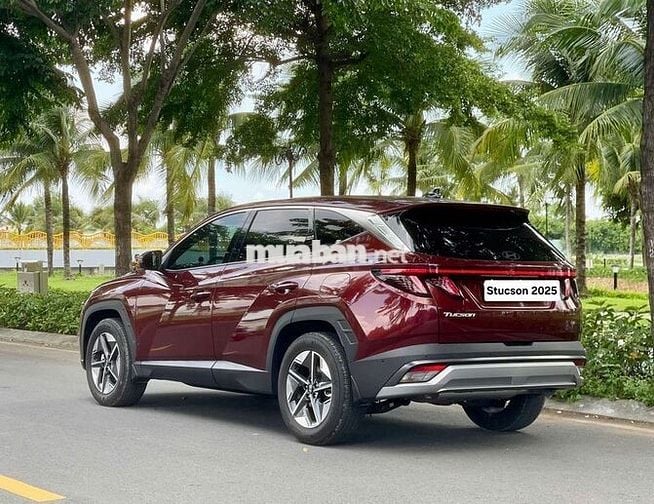 Hyundai Tucson Xăng đặc biệt 2025 9500 km Đỏ