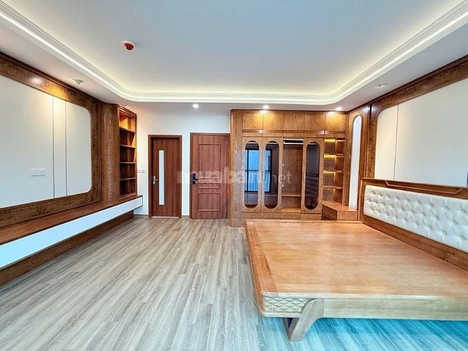 Bán nhà Lạc Long Quân 60m2, 6 tầng có thang máy, đường ô tô