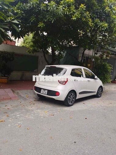 Hyundai i10 Hatchback 1.0 AT 2017 Trắng