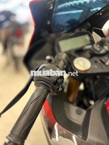 Yamaha R15 V3 2019 Đen, Đỏ 28.324 km