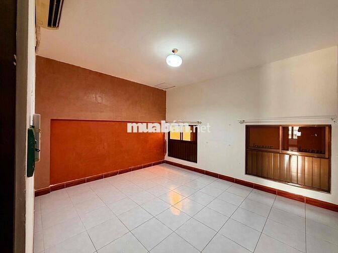 CHO THUÊ CC NGUYỄN CÔNG TRỨ - NGAY CHỢ BẾN THÀNH - TỰ DO KD - 110m2