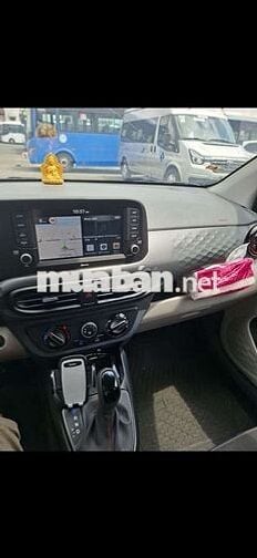 Hyundai i10 AT 2021 Trắng 12.000 km