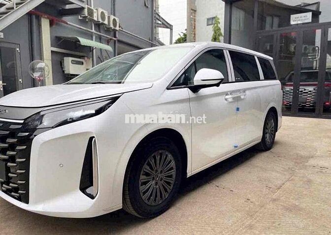 BYD M9 Premium MPV Plug-in Hybrid 7 chỗ Trắng