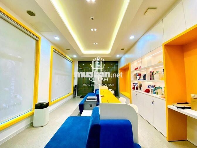 Nguyên căn góc 2MT Thành Thái, Q10. Dt: 16x4,3m, Kc: trệt 3 lầu.