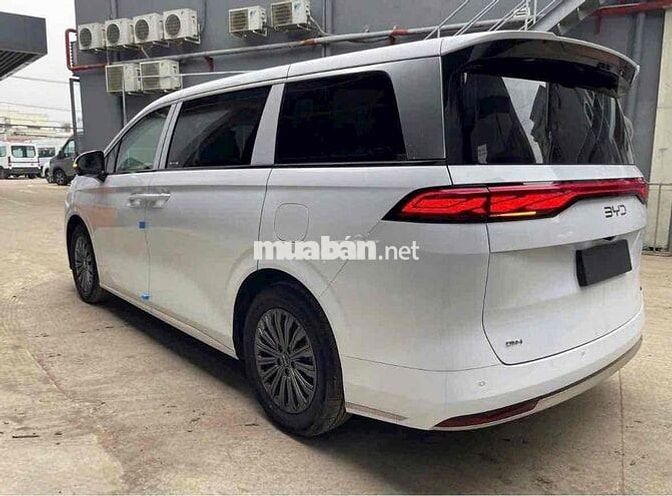 BYD M9 Premium MPV Plug-in Hybrid 7 chỗ Trắng