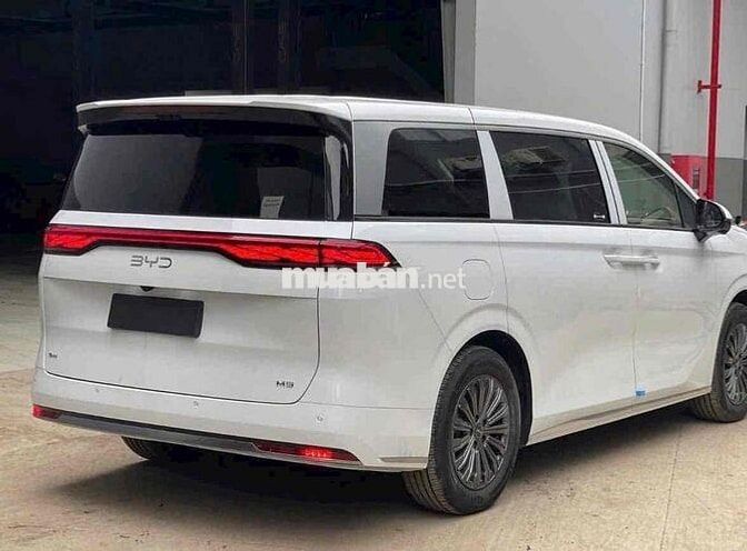 BYD M9 Premium MPV Plug-in Hybrid 7 chỗ Trắng