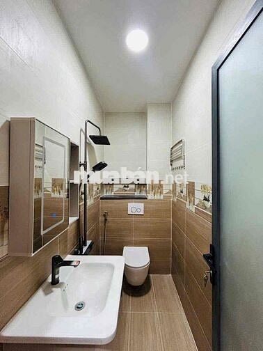 nhà mới 💯 4 tầng 5pn 5wc sân thượng, hẻm xe đỗ cửa gần chợ Bình Thành