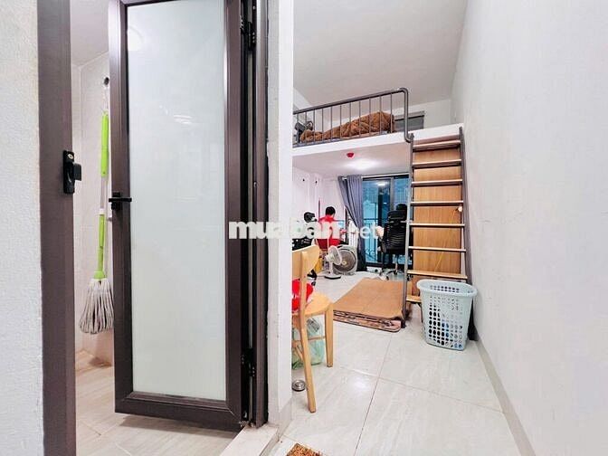 Phòng mới trống tầng 4 thang máy