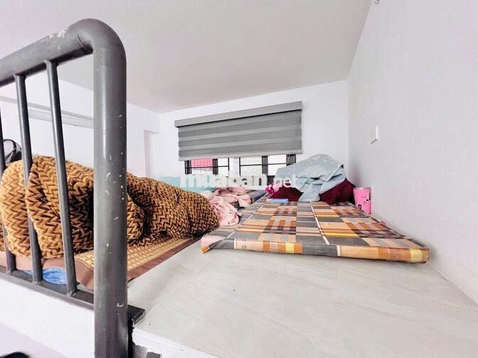 Phòng mới trống tầng 4 thang máy