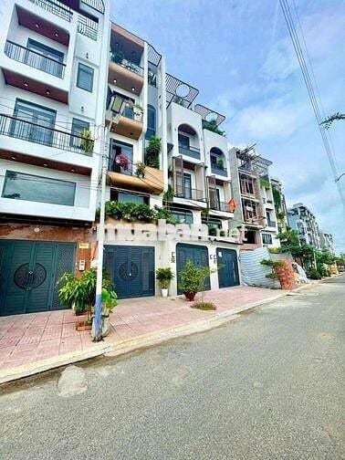 Đất khu phân lô có công viên Tô Ngọc Vân