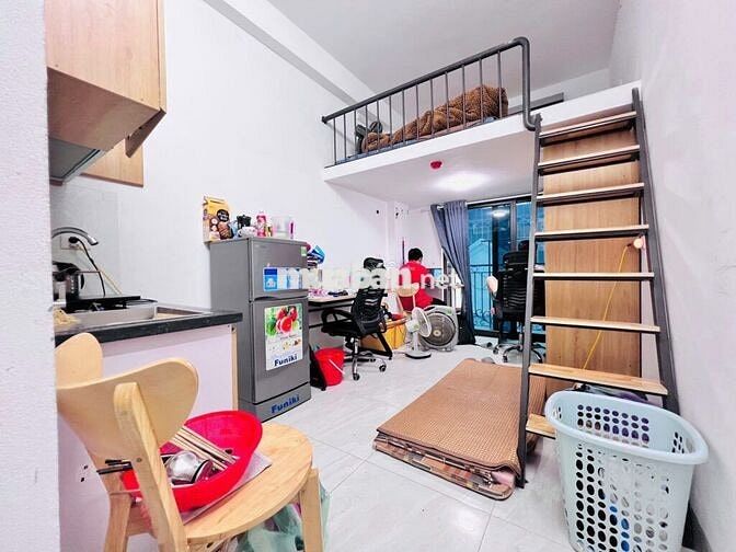 Phòng mới trống tầng 4 thang máy