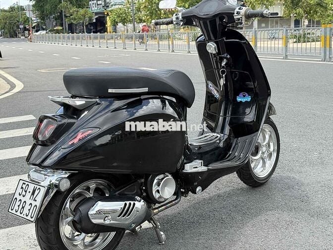 Piaggio Vespa Sprint 150CC Đen Tự động