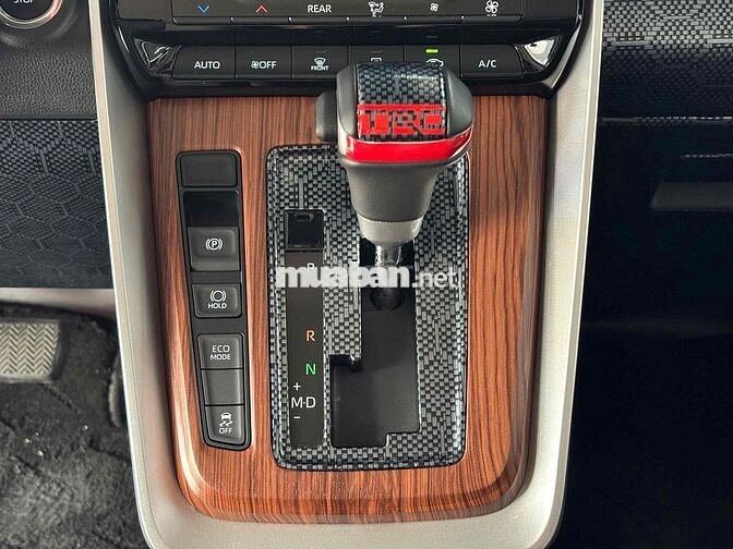 Bán Innova Cross 2.0V 2025 - HT Bank 70% còn bớt