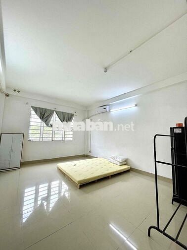 Gấp phòng vừa trống 4tr3 còn thương lượng ngay mặt tiền Tạ Quang Bửu