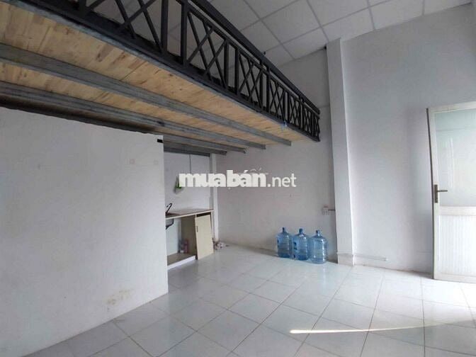 Duplex - Ban công đầy đủ nội thất