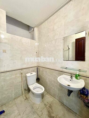 Gấp phòng vừa trống 4tr3 còn thương lượng ngay mặt tiền Tạ Quang Bửu