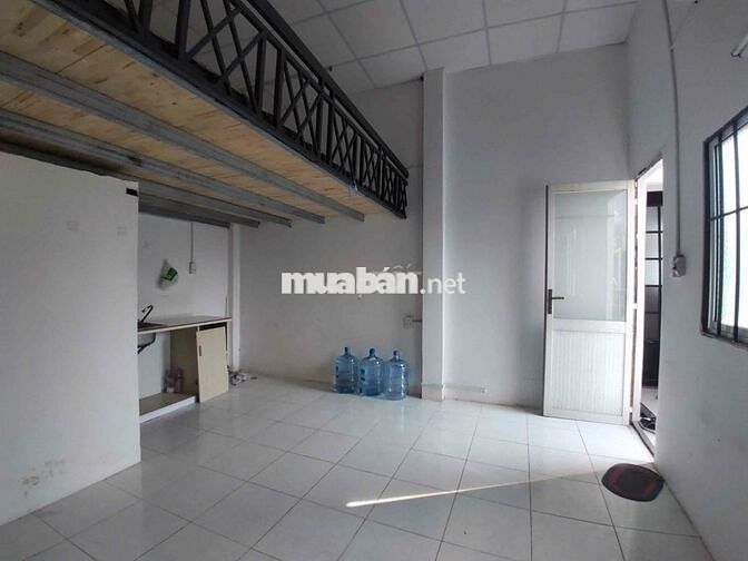 Duplex - Ban công đầy đủ nội thất