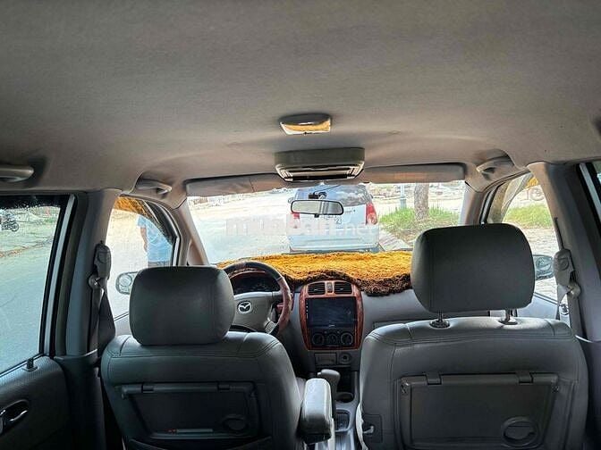 Mazda Premacy xe gia đình màu Bạc