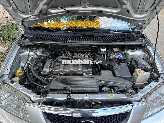 Mazda Premacy xe gia đình màu Bạc