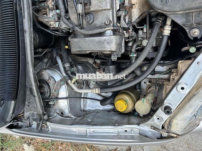 Mazda Premacy xe gia đình màu Bạc