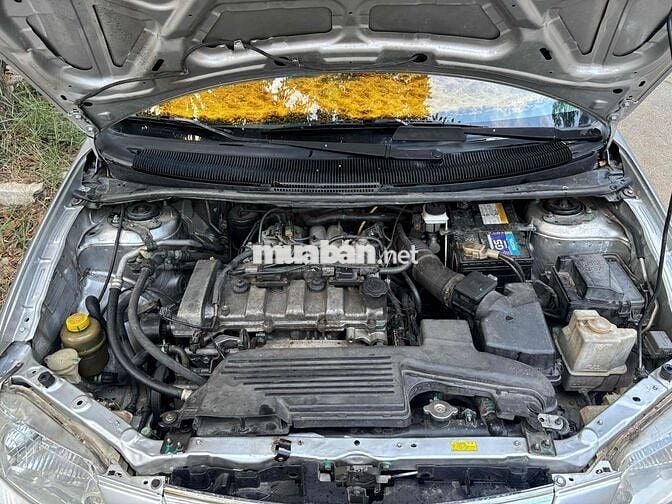 Mazda Premacy xe gia đình màu Bạc