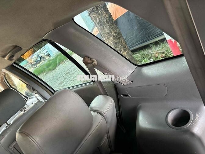 Mazda Premacy xe gia đình màu Bạc