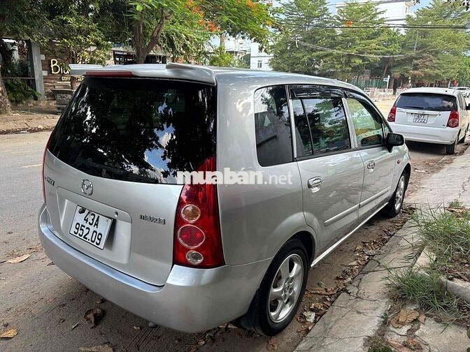 Mazda Premacy xe gia đình màu Bạc
