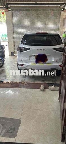 Isuzu MUX  đk t12/ 2025 Trắng 7000km