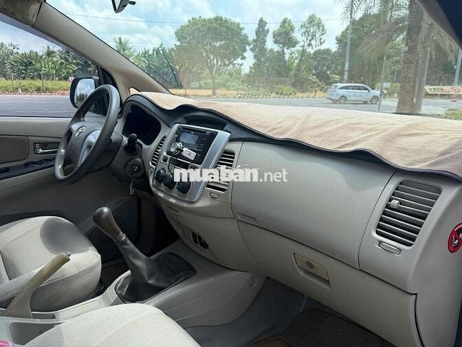 Toyota Innova 2016 Số sàn Bạc
