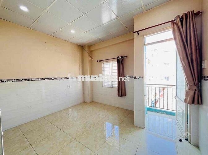 Quận 7 – BÙI VĂN BA - 3 Tỷ 450 - Nhà 3 Tầng- Ngang 4,2m - Hẻm 2,5m