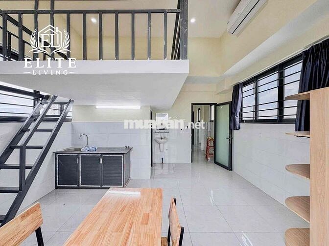 DUPLEX BAN CÔNG NGAY NGÃ TƯ THỦ ĐỨC