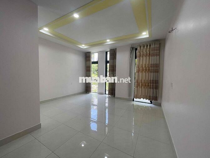 Toà nhà văn phòng 5x22m cho thuê lẽ từng tầng tại KDT Vạn Phúc