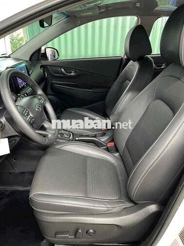Hyundai Kona 2024 Trắng 5 chỗ