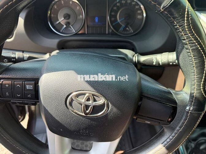 Toyota Fortuner 2018 đk 2019 Nâu 7 chỗ Dầu Xe Nhập