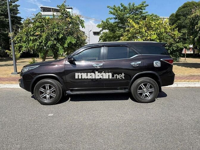 Toyota Fortuner 2018 đk 2019 Nâu 7 chỗ Dầu Xe Nhập
