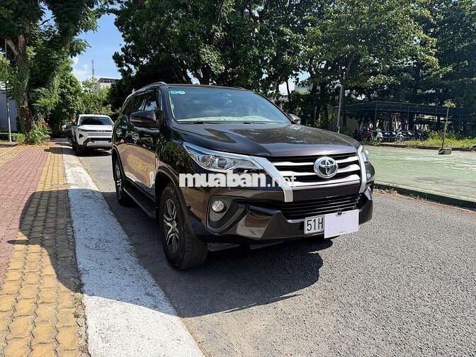 Toyota Fortuner 2018 đk 2019 Nâu 7 chỗ Dầu Xe Nhập