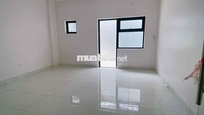 Toà nhà văn phòng 5x22m cho thuê lẽ từng tầng tại KDT Vạn Phúc