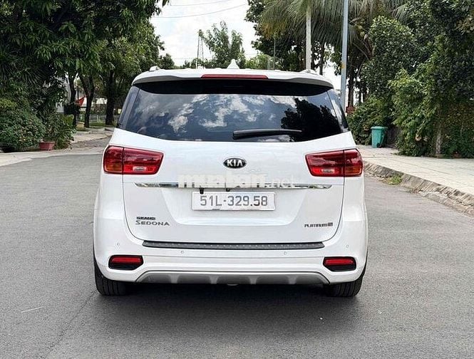 KIA Sedona 2.2 DATH 2019 Trắng Tự động 8v2 km