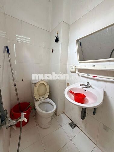 Nhà 2 lầu 3PN mặt tiền đường 30-4 chỉ 13 triệu